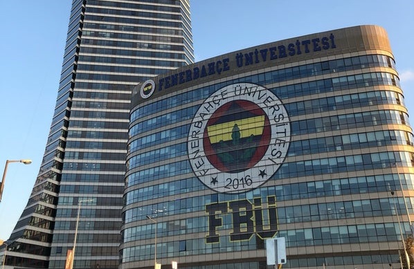 Fenerbahçe Üniversitesi Dijital Politika Akademisi 