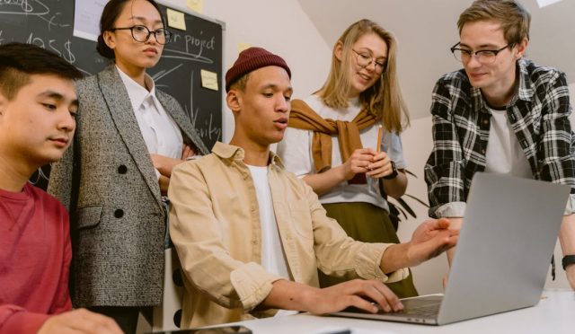 is-ve-staj-firsatlari-ilanlari-121c9db0ee1af062c4a3829189f9f4bb